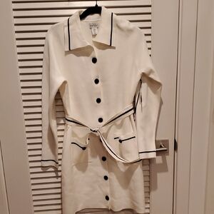 Nicole Miller Cream Button-Up with Black Accents